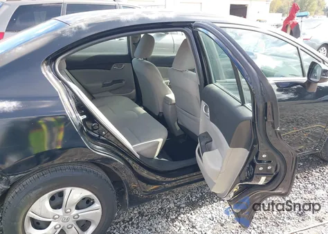 2013 Honda Civic Lx z USA, uszkodzony, nr VIN 2HGFB2F52DH535627